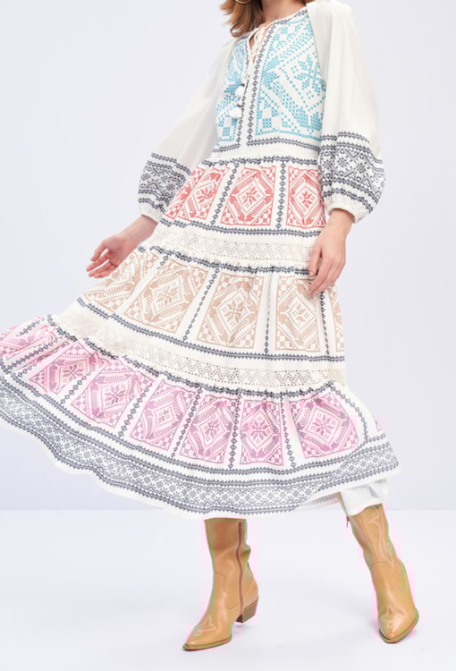 Vestido estampado com detalhes em renda