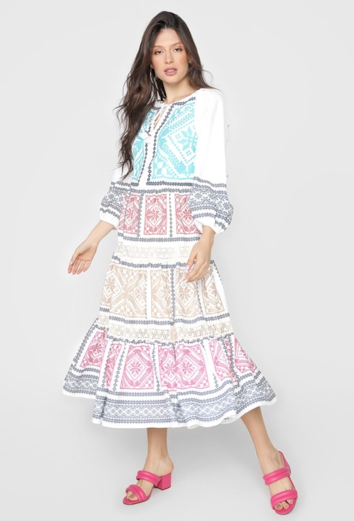 Vestido estampado com detalhes em renda