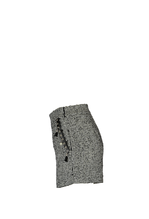Calções tweed com aplicações