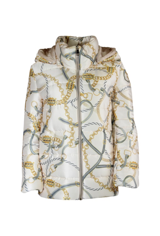 Casaco com detalhes de correntes