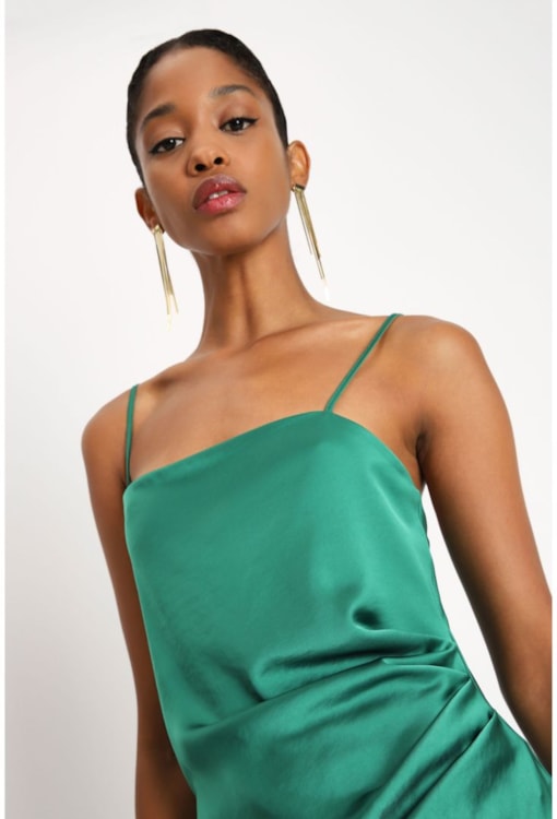 Vestido acetinado drapeado