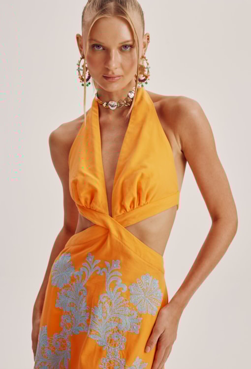 Vestido longo com bordados