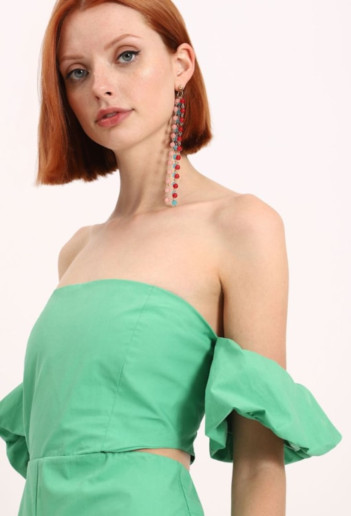 Macacão com aberturas