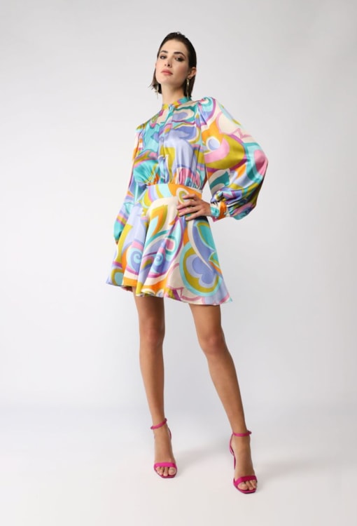 Vestido curto com abstrato