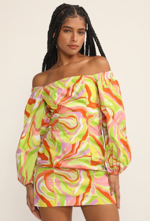 Vestido curto com abstrato
