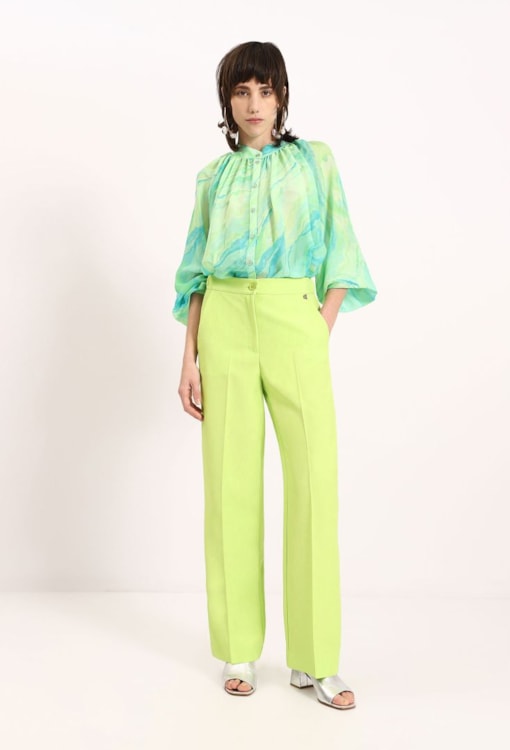 Calças Retas com pregas prensadas