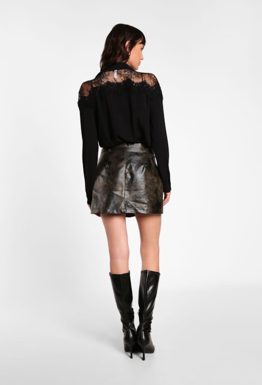 Saia midi plissada com cinto